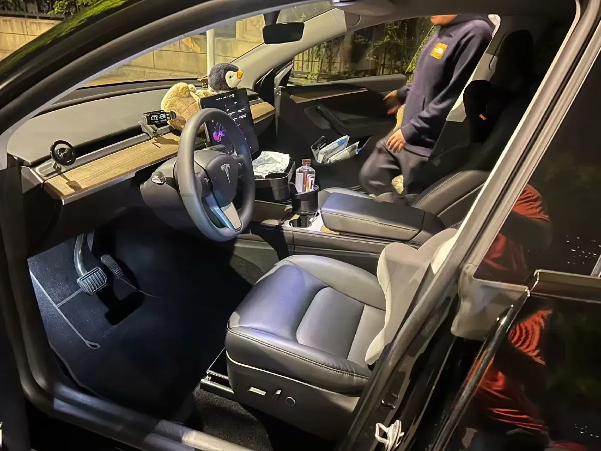 2022 Tesla Model Y BEV 60KWH,autocango,china used car exporter,china ev exporter,chinese used car exporter,chinese used ev exporter