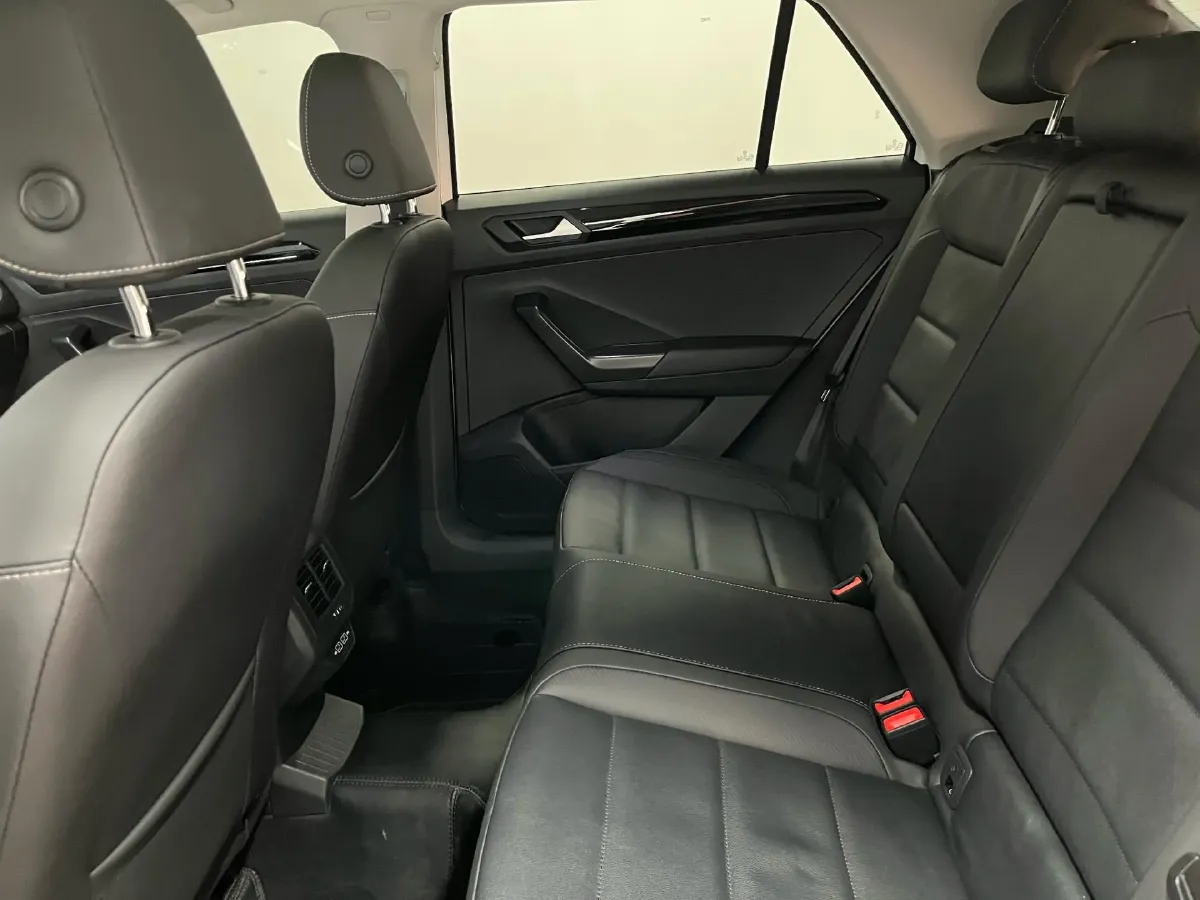 2022 Volkswagen T-Roc 1.4T 150HP L4 7DCT,autocango,china used car exporter,china ev exporter,chinese used car exporter,chinese used ev exporter