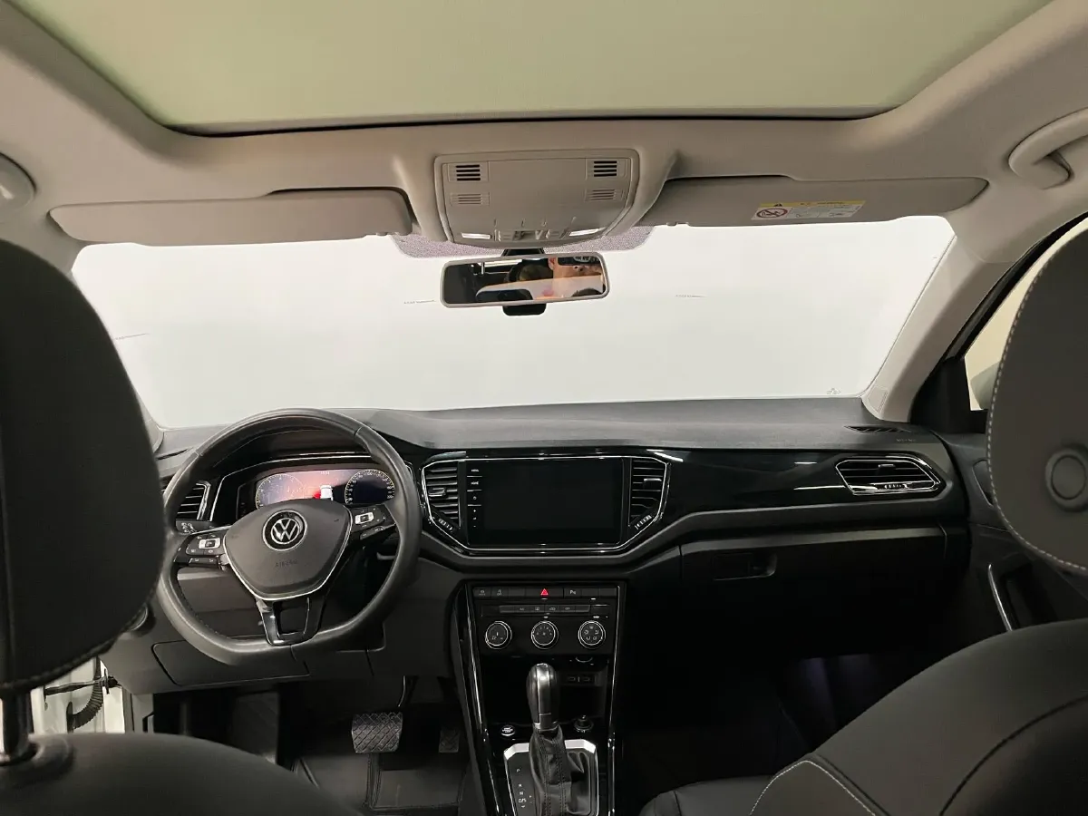 2022 Volkswagen T-Roc 1.4T 150HP L4 7DCT,autocango,china used car exporter,china ev exporter,chinese used car exporter,chinese used ev exporter