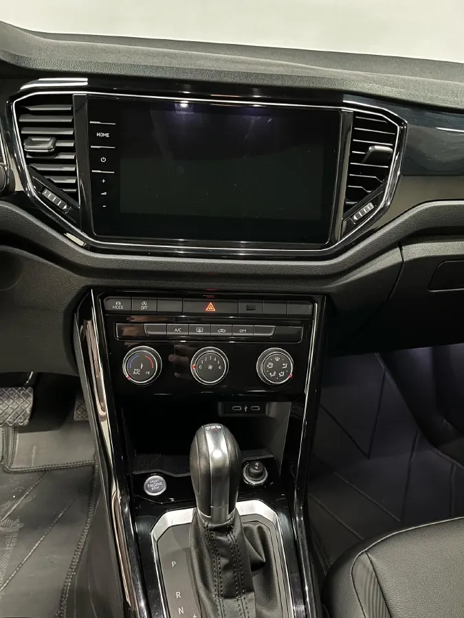 2022 Volkswagen T-Roc 1.4T 150HP L4 7DCT,autocango,china used car exporter,china ev exporter,chinese used car exporter,chinese used ev exporter