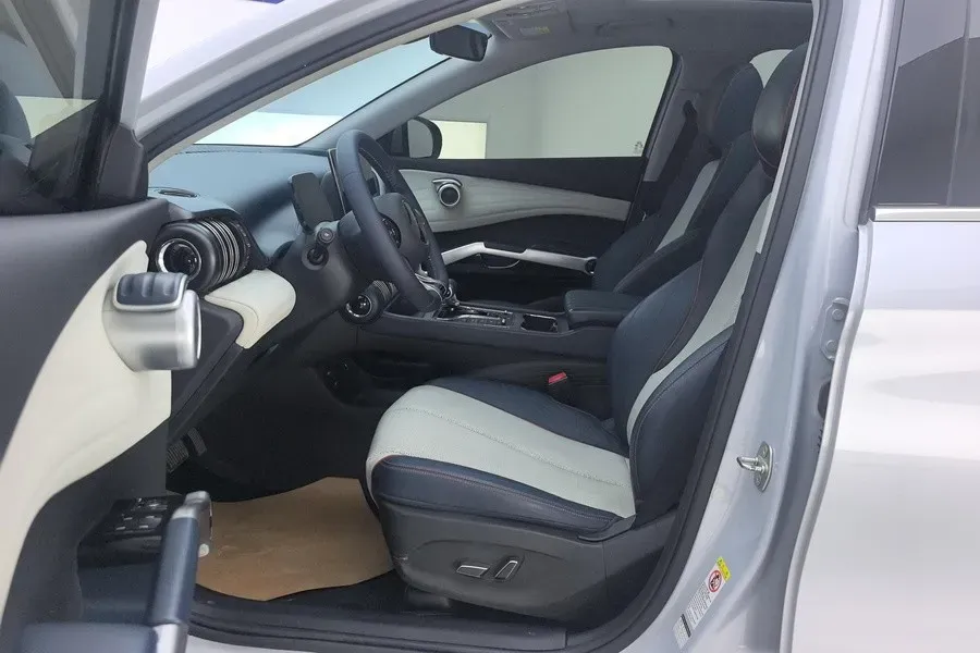 2022 Foton Grand General G7 2.0T 238HP L4 8AT,autocango,china used car exporter,china ev exporter,chinese used car exporter,chinese used ev exporter