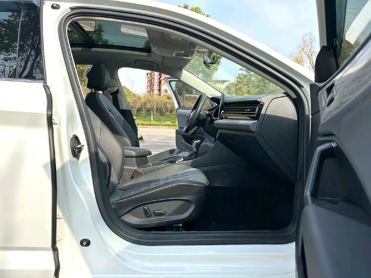 2023 Volkswagen Sagitar 1.5T 160HP L4 7DCT,autocango,china used car exporter,china ev exporter,chinese used car exporter,chinese used ev exporter