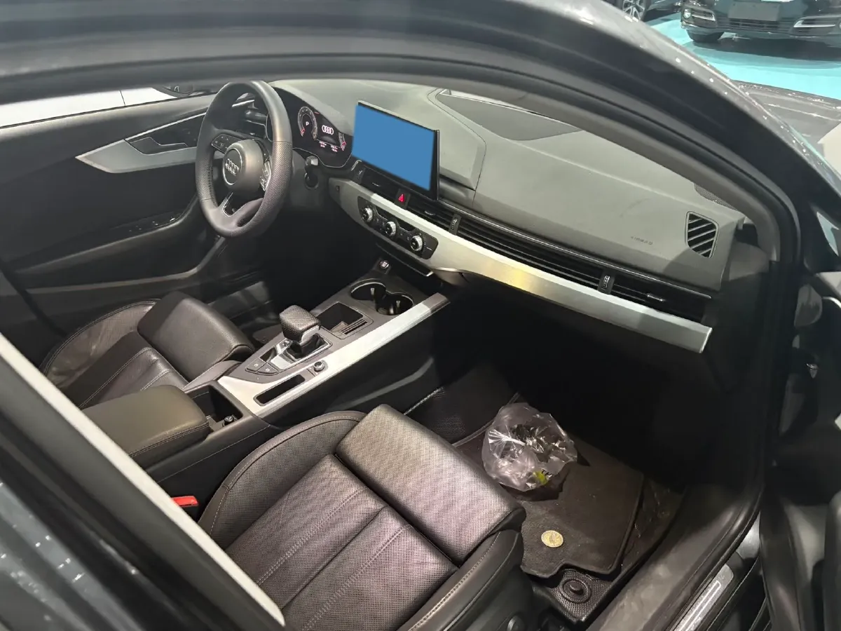 2020 Audi A4L 2.0T 190HP L4 7DCT,autocango,china used car exporter,china ev exporter,chinese used car exporter,chinese used ev exporter
