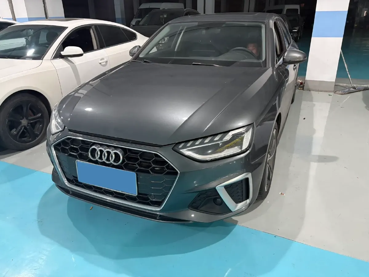 2020 Audi A4L 2.0T 190HP L4 7DCT,autocango,china used car exporter,china ev exporter,chinese used car exporter,chinese used ev exporter