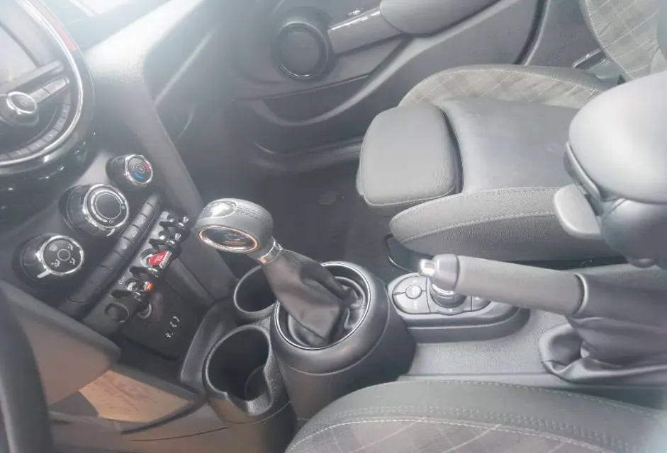 2018 MINI MINI 1.5T 136HP L3 6AT,autocango,china used car exporter,china ev exporter,chinese used car exporter,chinese used ev exporter