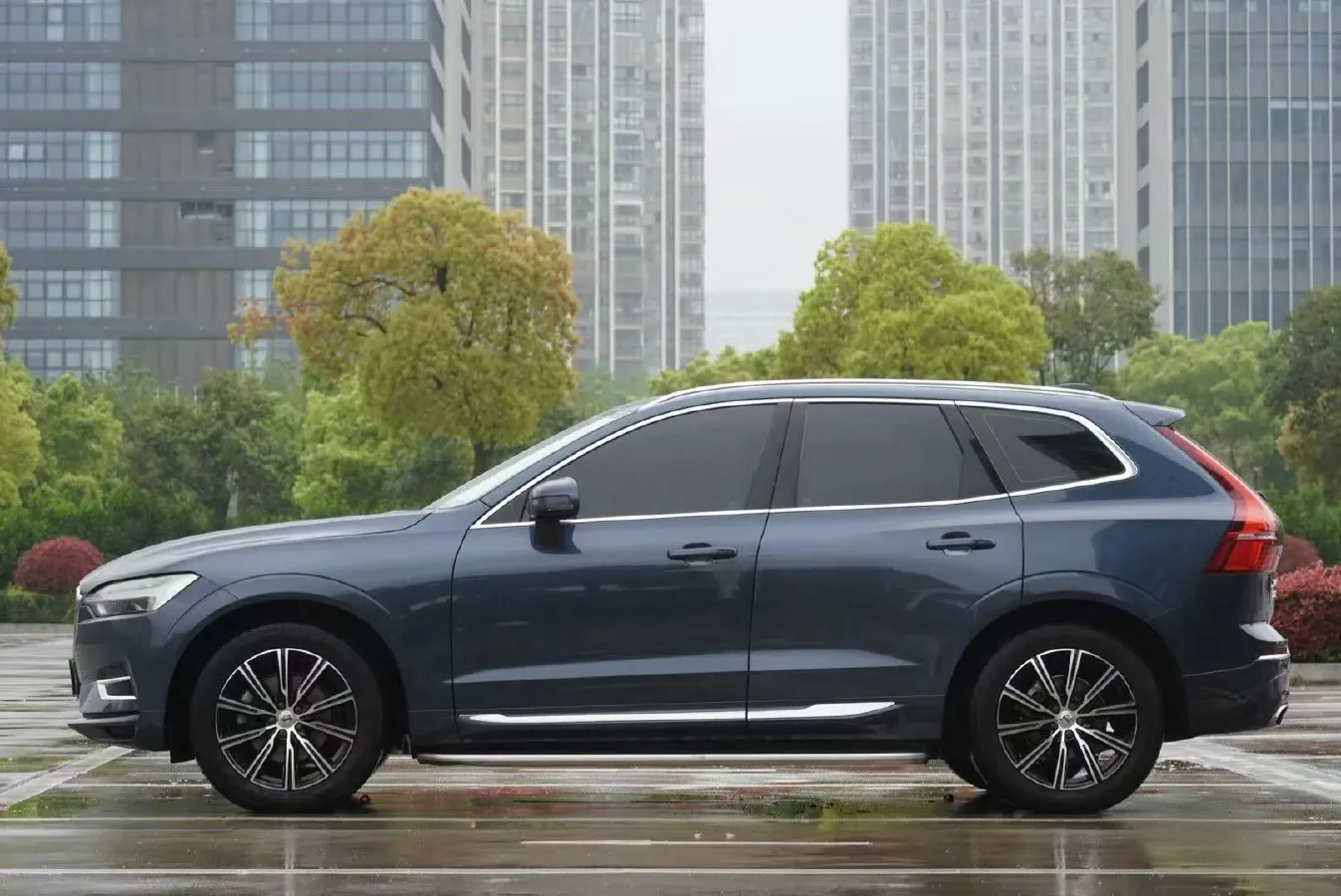 2021 Volvo XC60 2.0T 250HP L4 8AT,autocango,china used car exporter,china ev exporter,chinese used car exporter,chinese used ev exporter
