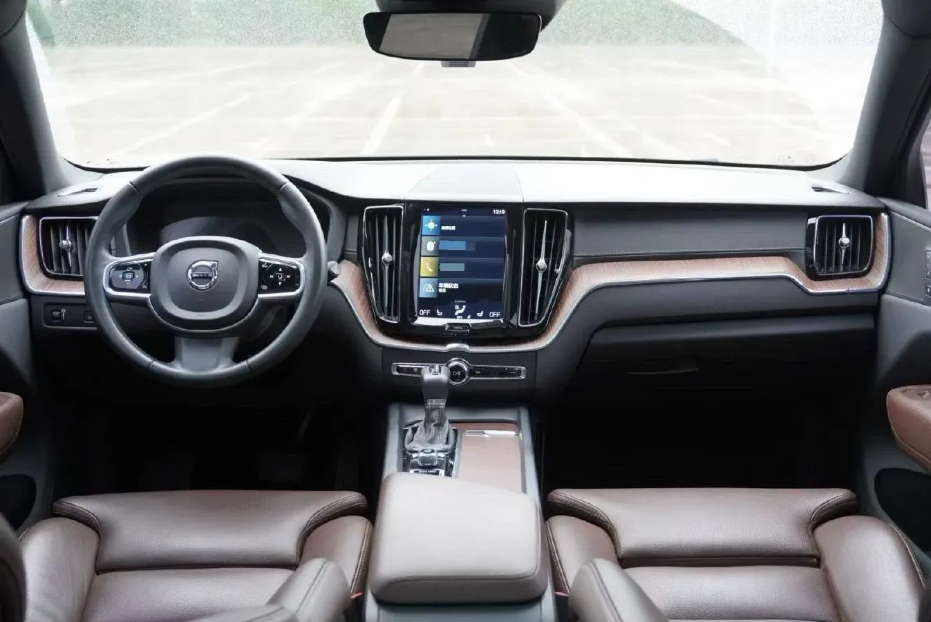 2021 Volvo XC60 2.0T 250HP L4 8AT,autocango,china used car exporter,china ev exporter,chinese used car exporter,chinese used ev exporter