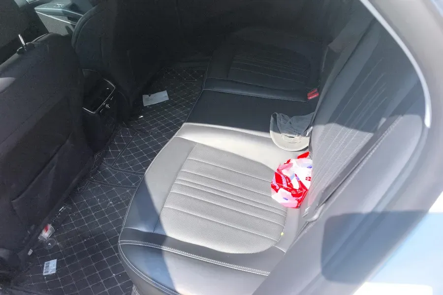 2025 Ford Mondeo 2.0T 254HP L4 8AT,autocango,china used car exporter,china ev exporter,chinese used car exporter,chinese used ev exporter