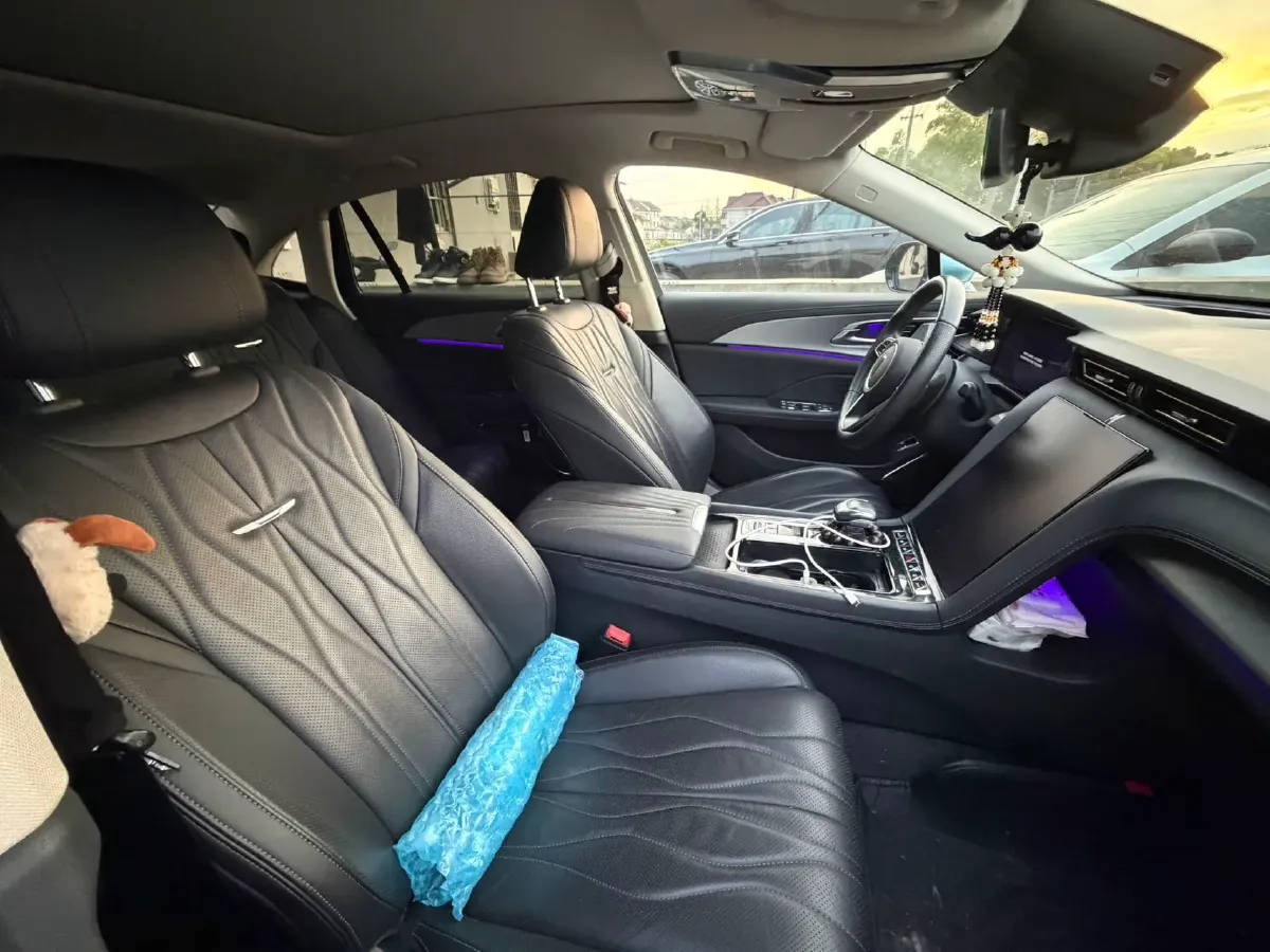 2023 HongQi H5 2.0T 224HP L4 8AT,autocango,china used car exporter,china ev exporter,chinese used car exporter,chinese used ev exporter