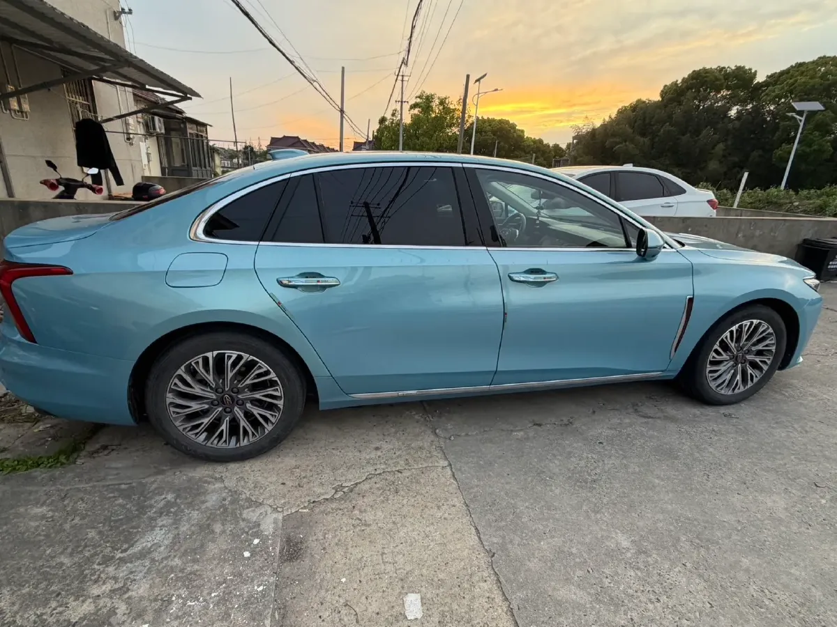 2023 HongQi H5 2.0T 224HP L4 8AT,autocango,china used car exporter,china ev exporter,chinese used car exporter,chinese used ev exporter