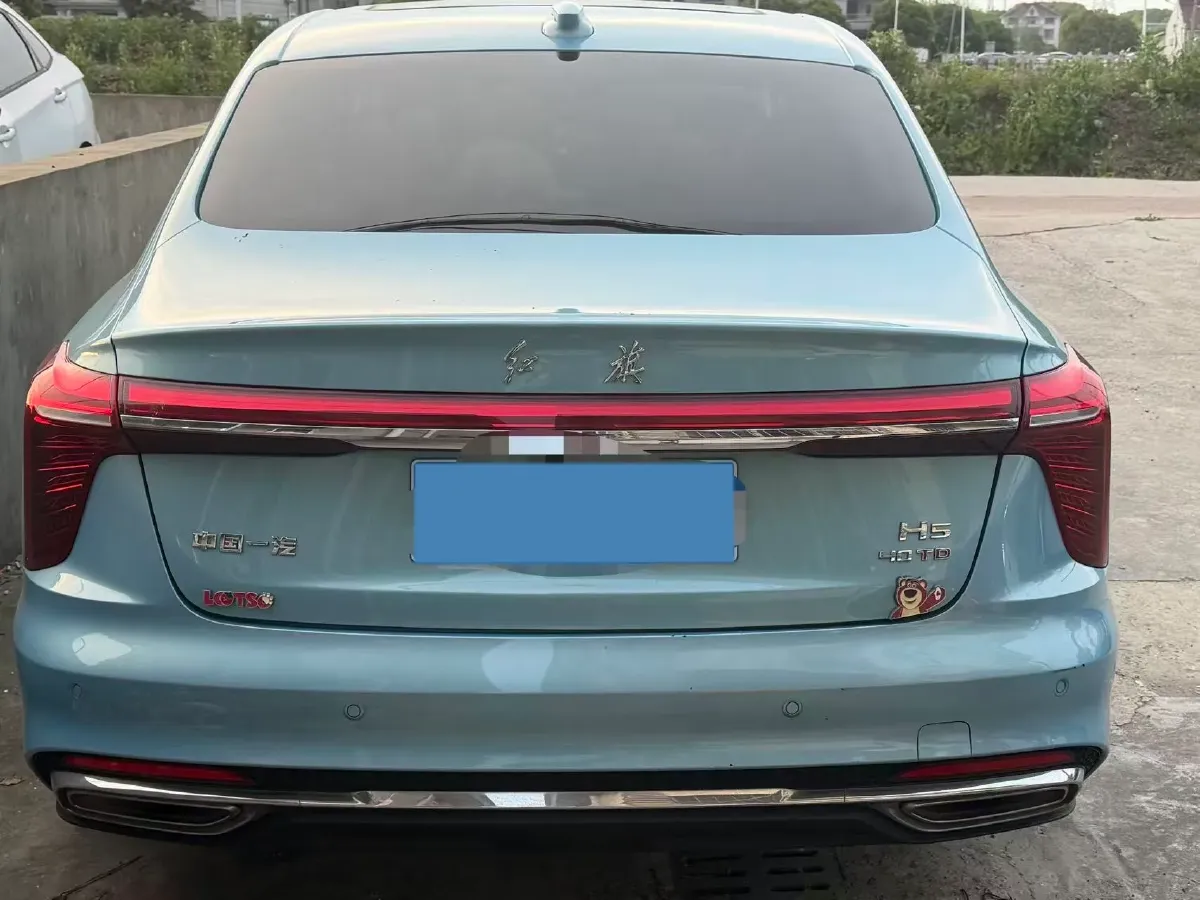 2023 HongQi H5 2.0T 224HP L4 8AT,autocango,china used car exporter,china ev exporter,chinese used car exporter,chinese used ev exporter