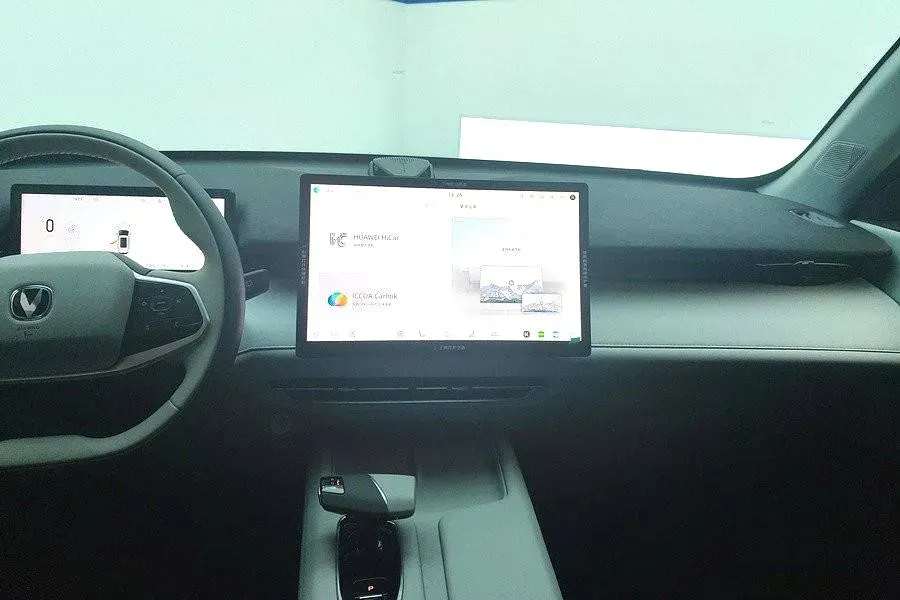 2024 ChangAn UNI-Z 1.5L 98HP L4 E-CVT PHEV 18.4KWH,autocango,china used car exporter,china ev exporter,chinese used car exporter,chinese used ev exporter