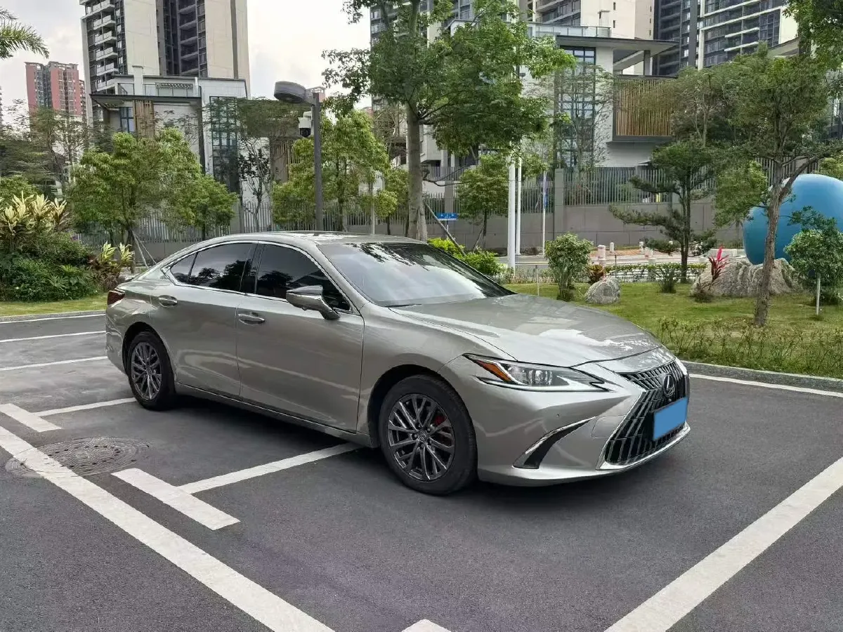 2022 Lexus ES 2.5L 178HP L4 E-CVT Hybrid,autocango,china used car exporter,china ev exporter,chinese used car exporter,chinese used ev exporter