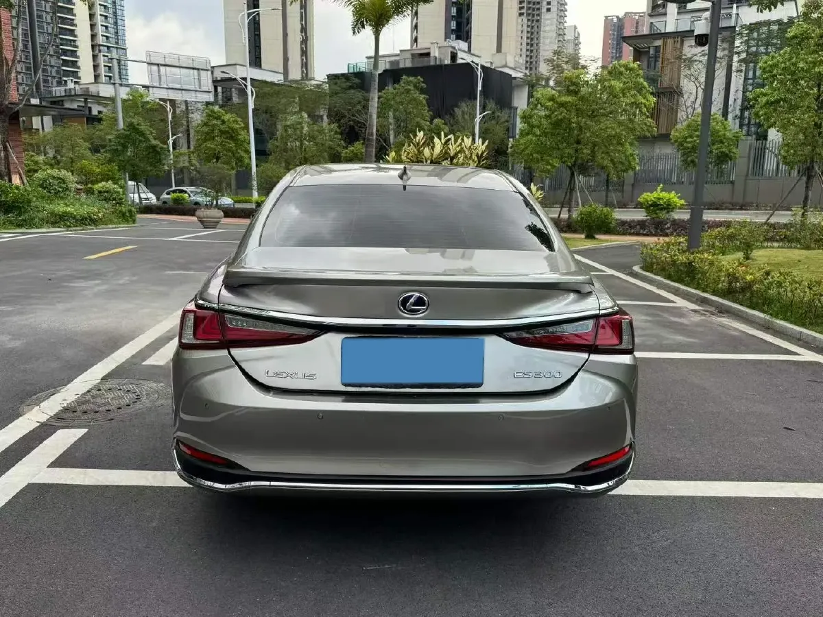 2022 Lexus ES 2.5L 178HP L4 E-CVT Hybrid,autocango,china used car exporter,china ev exporter,chinese used car exporter,chinese used ev exporter