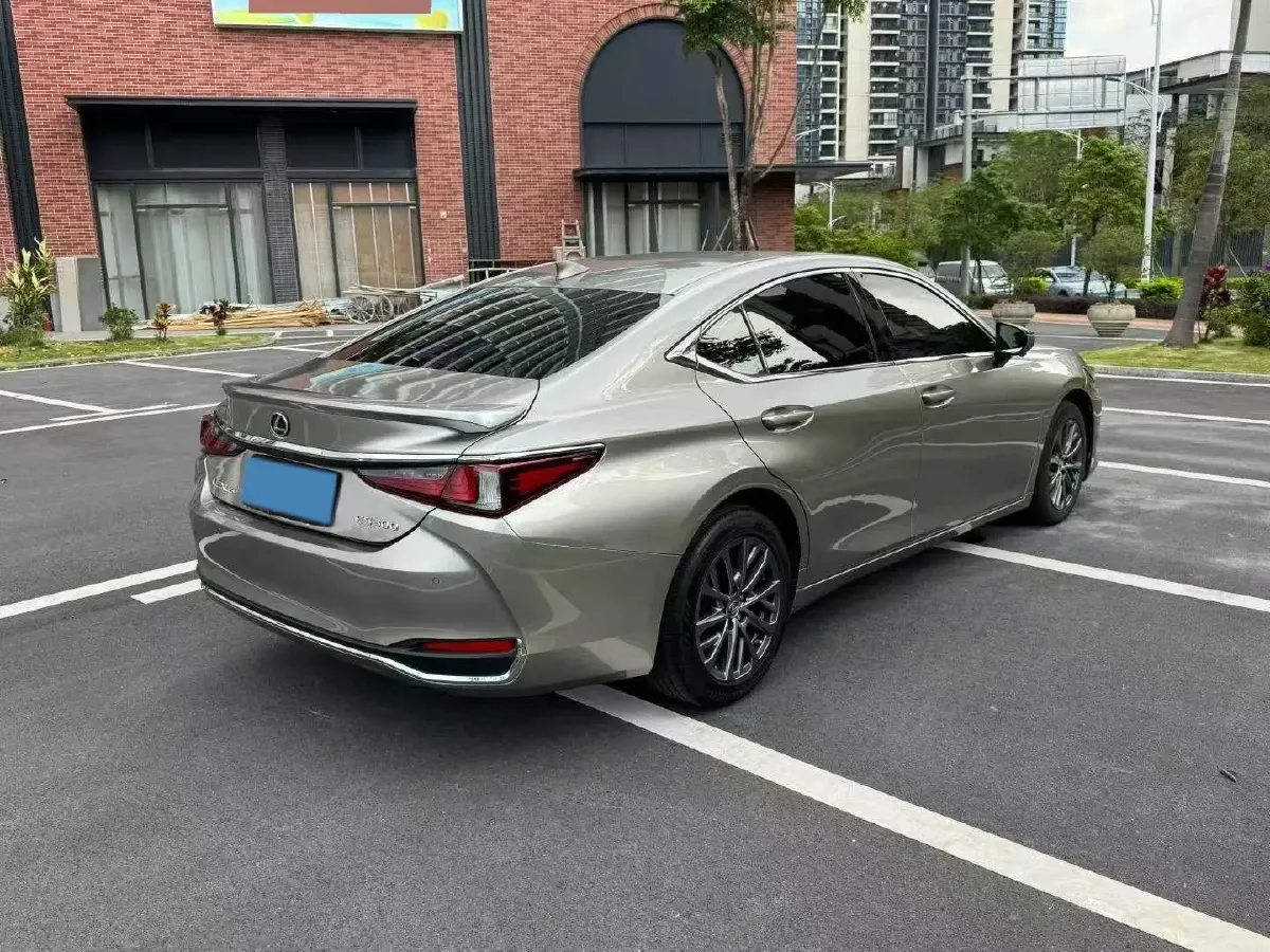 2022 Lexus ES 2.5L 178HP L4 E-CVT Hybrid,autocango,china used car exporter,china ev exporter,chinese used car exporter,chinese used ev exporter