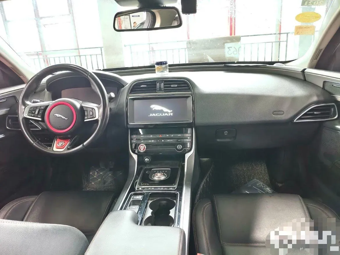 2019 Land Rover Discovery Sport 2.0T 200HP L4 9AT,autocango,china used car exporter,china ev exporter,chinese used car exporter,chinese used ev exporter