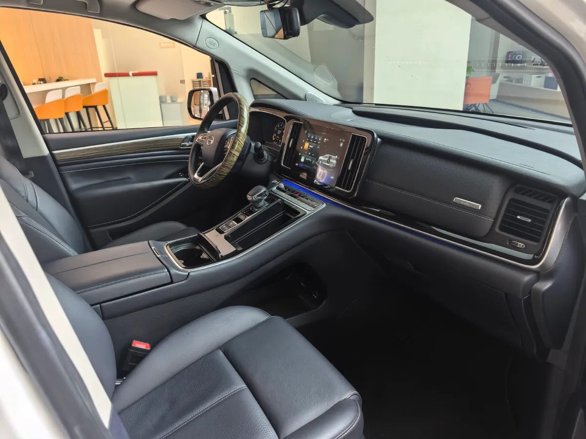 2021 GAC Trumpchi M8 2.0T 252HP L4 8AT,autocango,china used car exporter,china ev exporter,chinese used car exporter,chinese used ev exporter