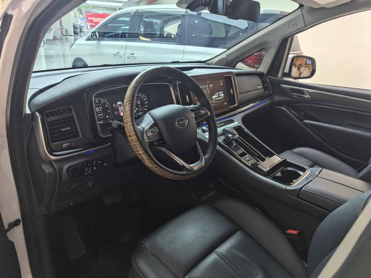 2021 GAC Trumpchi M8 2.0T 252HP L4 8AT,autocango,china used car exporter,china ev exporter,chinese used car exporter,chinese used ev exporter