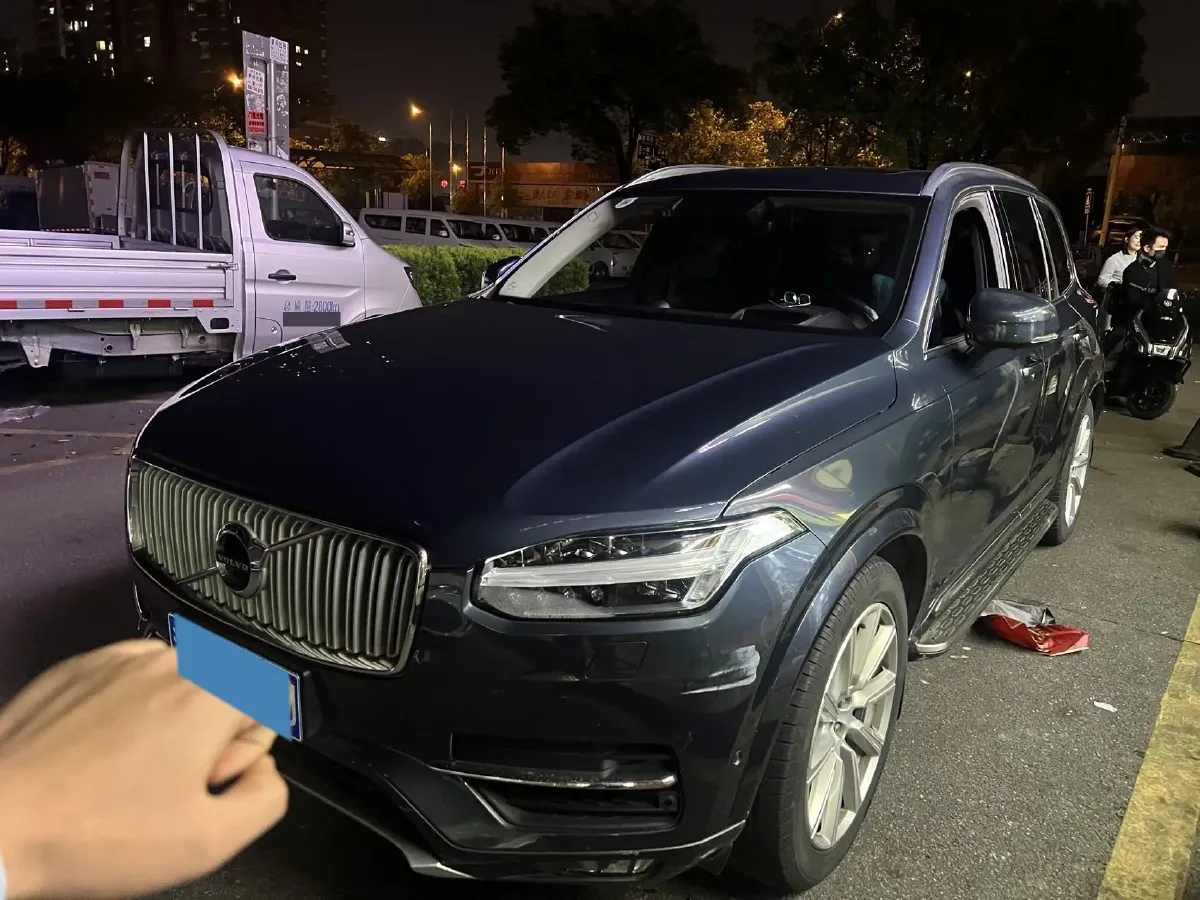 2018 Volvo XC90 2.0T 320HP L4 8AT,autocango,china used car exporter,china ev exporter,chinese used car exporter,chinese used ev exporter