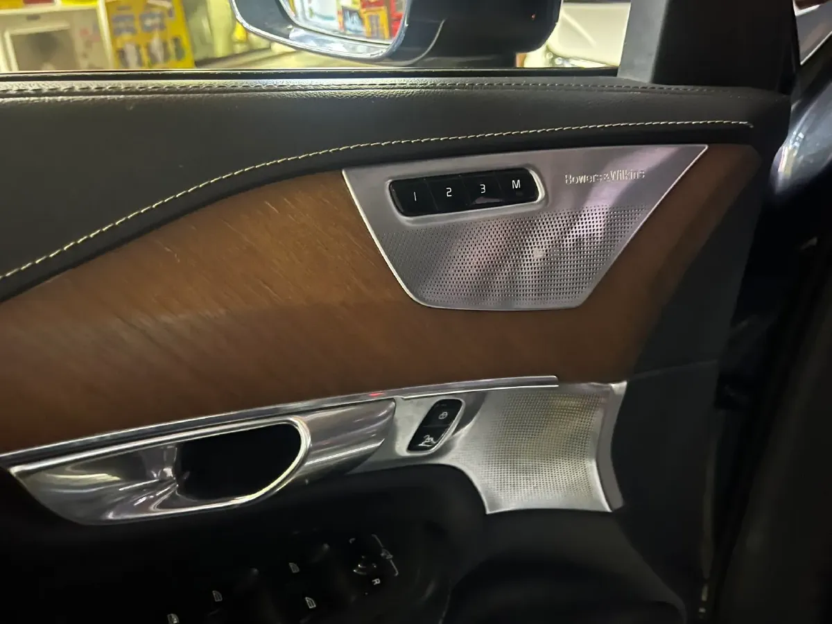 2018 Volvo XC90 2.0T 320HP L4 8AT,autocango,china used car exporter,china ev exporter,chinese used car exporter,chinese used ev exporter