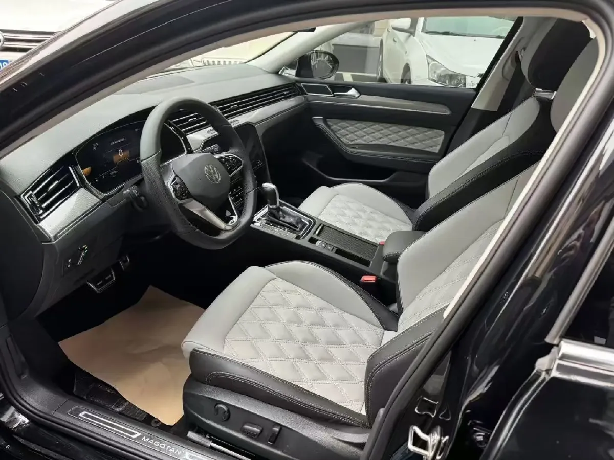 2023 Volkswagen Magotan 2.0T 186HP L4 7DCT,autocango,china used car exporter,china ev exporter,chinese used car exporter,chinese used ev exporter