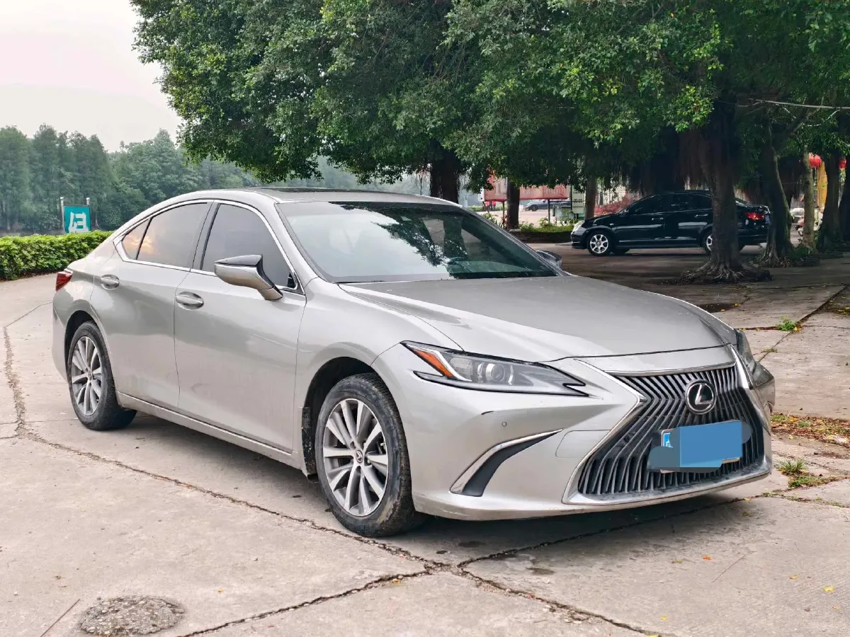 2020 Lexus ES 2.0L 173HP L4 CVT,autocango,china used car exporter,china ev exporter,chinese used car exporter,chinese used ev exporter