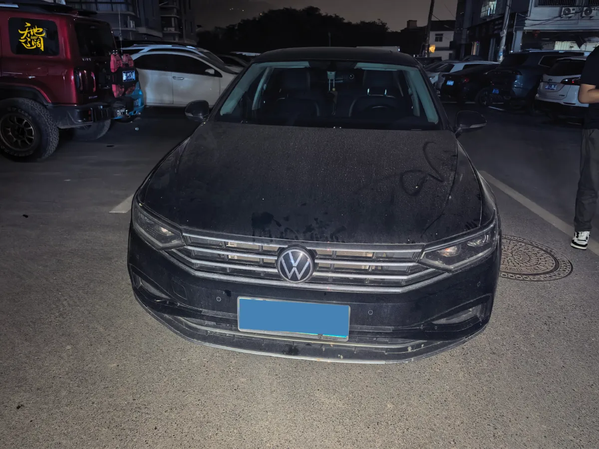 2020 Volkswagen Magotan 2.0T 186HP L4 7DCT,autocango,china used car exporter,china ev exporter,chinese used car exporter,chinese used ev exporter