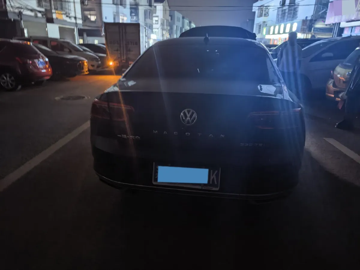 2020 Volkswagen Magotan 2.0T 186HP L4 7DCT,autocango,china used car exporter,china ev exporter,chinese used car exporter,chinese used ev exporter