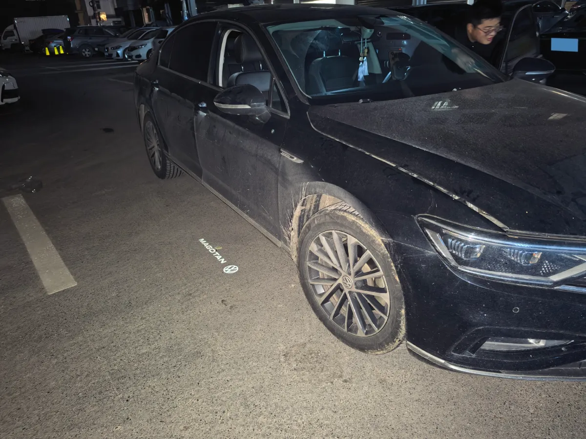 2020 Volkswagen Magotan 2.0T 186HP L4 7DCT,autocango,china used car exporter,china ev exporter,chinese used car exporter,chinese used ev exporter