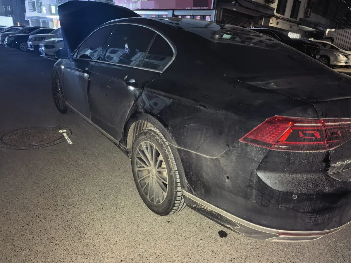 2020 Volkswagen Magotan 2.0T 186HP L4 7DCT,autocango,china used car exporter,china ev exporter,chinese used car exporter,chinese used ev exporter