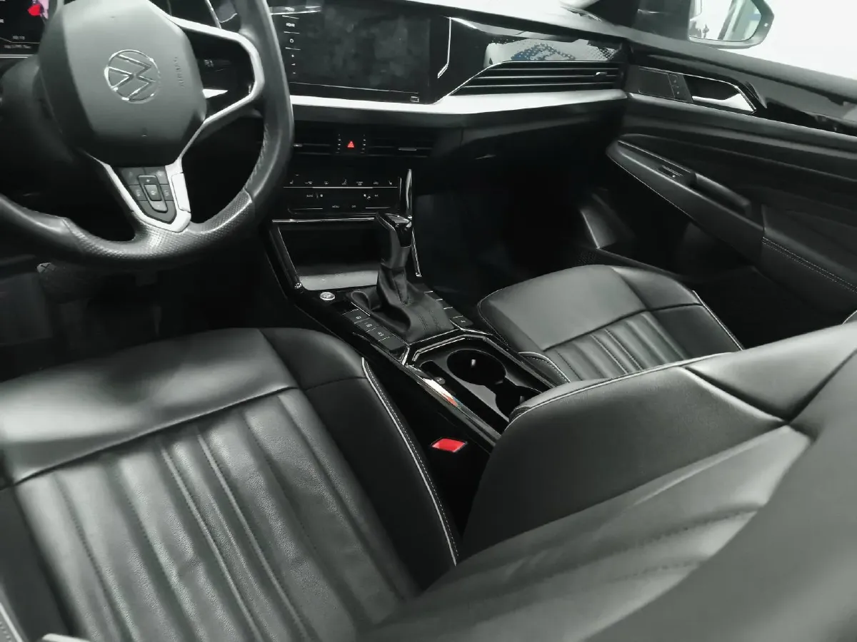 2023 Volkswagen Passat 2.0T 186HP L4 7DCT,autocango,china used car exporter,china ev exporter,chinese used car exporter,chinese used ev exporter