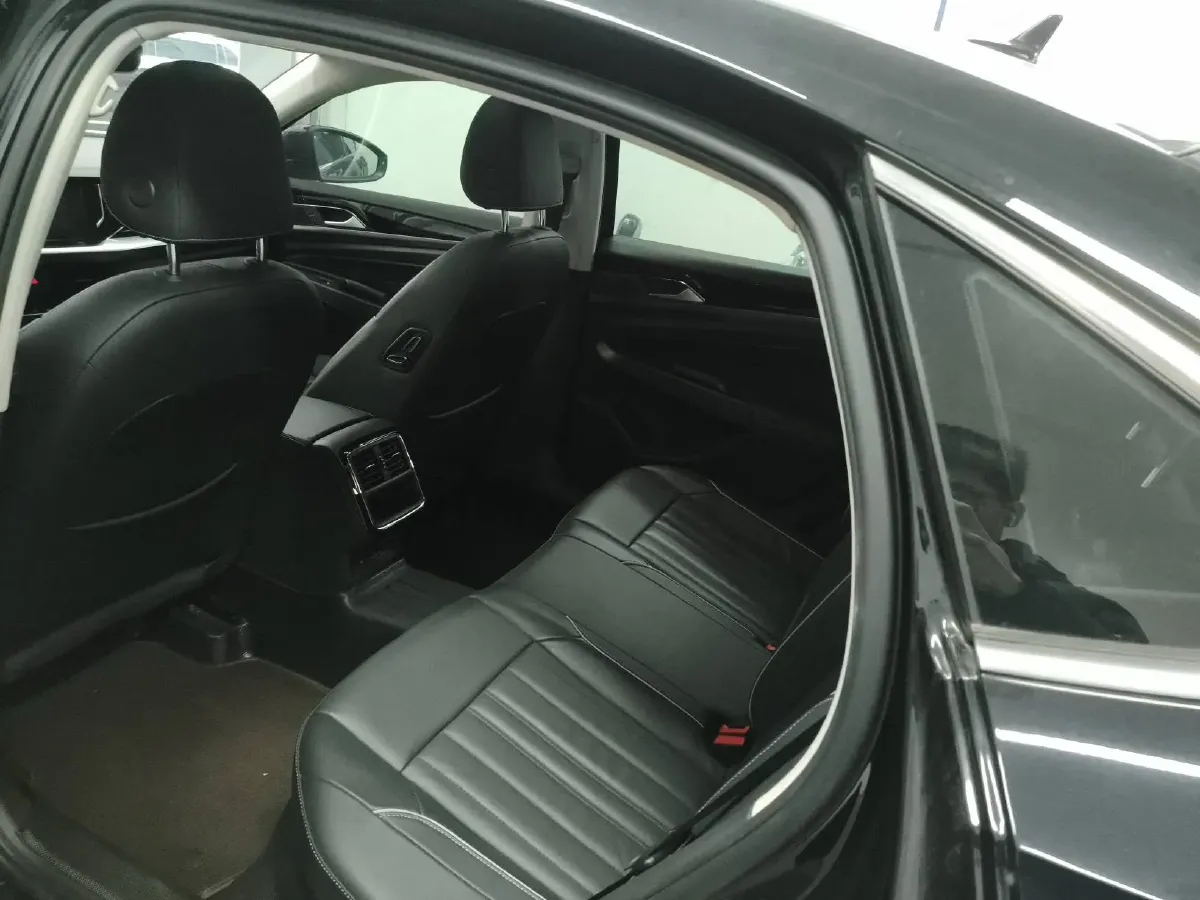 2023 Volkswagen Passat 2.0T 186HP L4 7DCT,autocango,china used car exporter,china ev exporter,chinese used car exporter,chinese used ev exporter