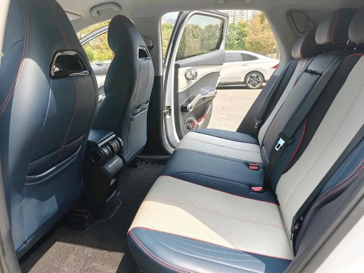 2022 Hycan Z03 BEV 64.23KWH,autocango,china used car exporter,china ev exporter,chinese used car exporter,chinese used ev exporter