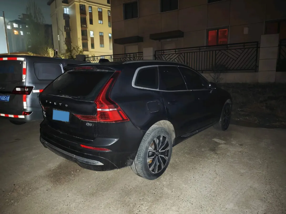 2023 Volvo XC60 2.0T 250HP L4 8AT,autocango,china used car exporter,china ev exporter,chinese used car exporter,chinese used ev exporter