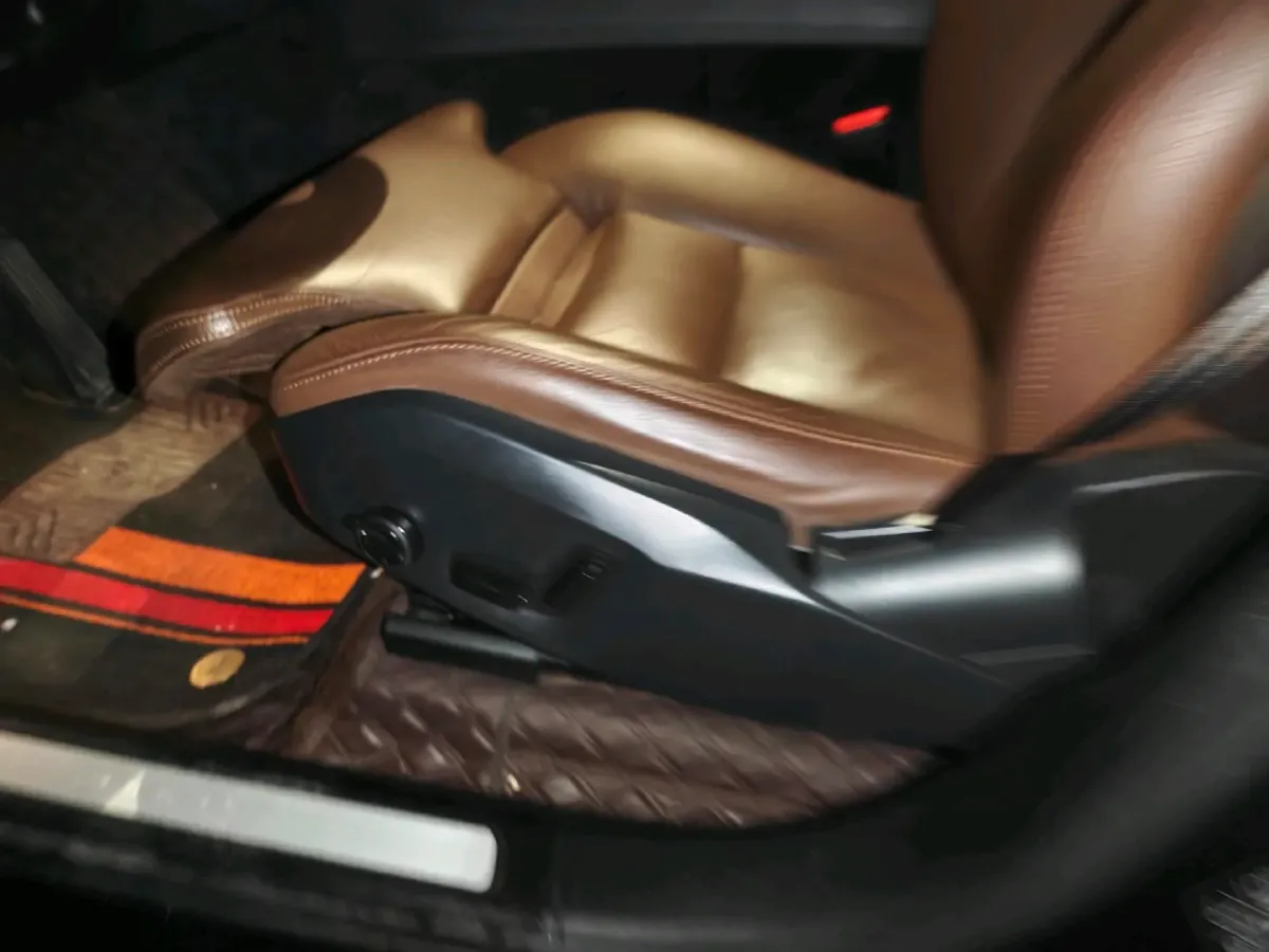 2023 Volvo XC60 2.0T 250HP L4 8AT,autocango,china used car exporter,china ev exporter,chinese used car exporter,chinese used ev exporter