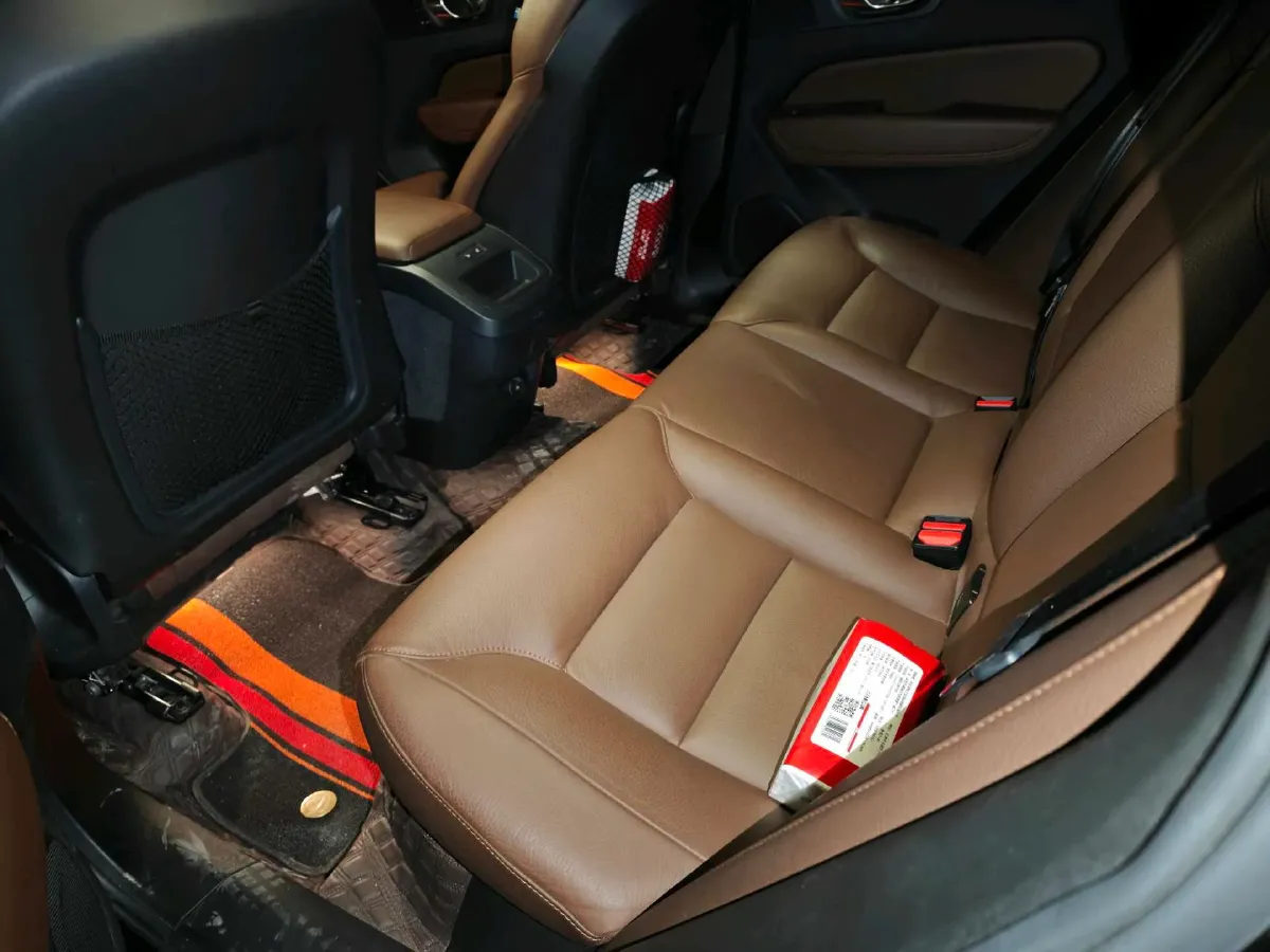 2023 Volvo XC60 2.0T 250HP L4 8AT,autocango,china used car exporter,china ev exporter,chinese used car exporter,chinese used ev exporter