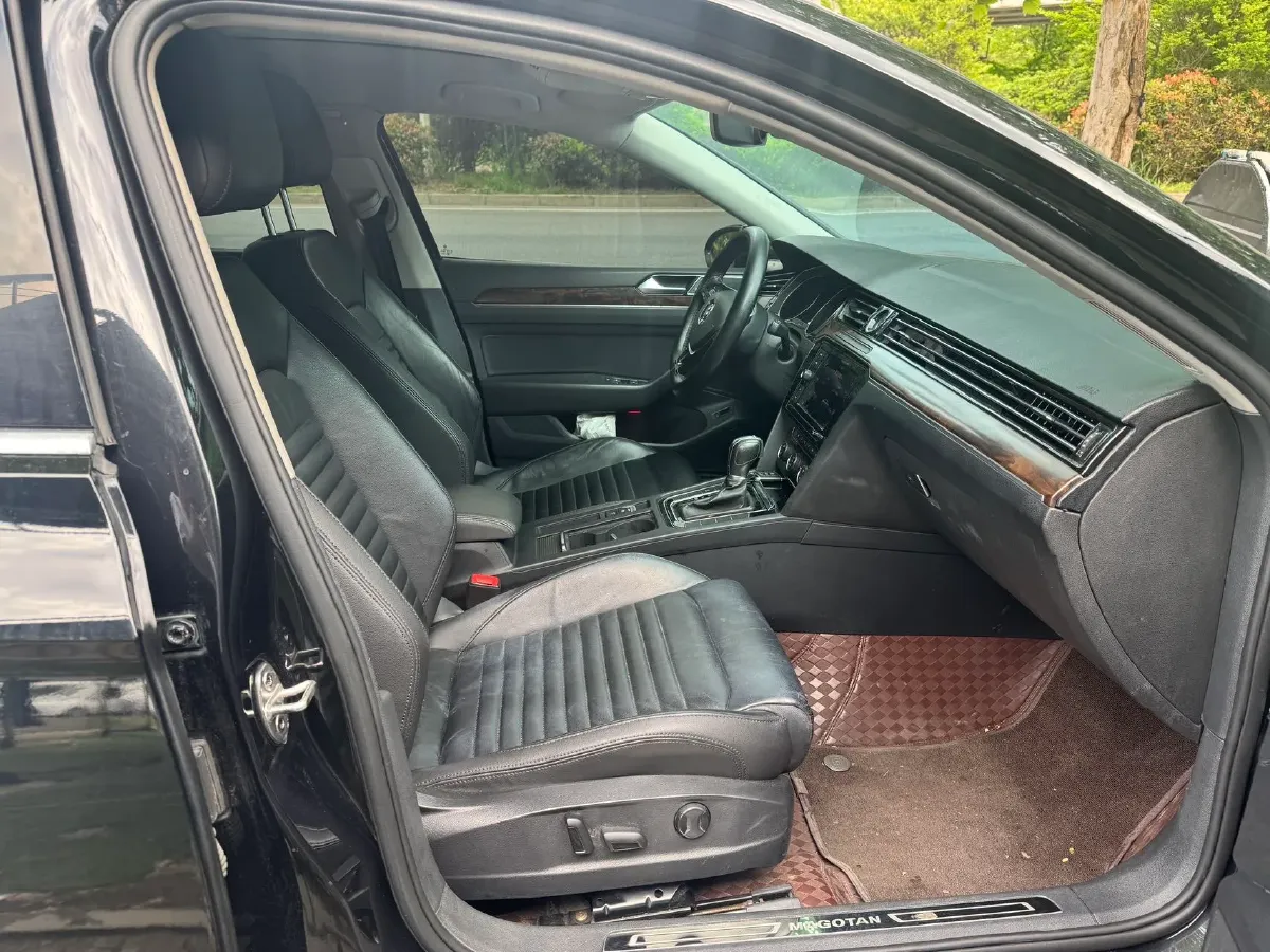 2019 Volkswagen Magotan 2.0T 186HP L4 7DCT,autocango,china used car exporter,china ev exporter,chinese used car exporter,chinese used ev exporter