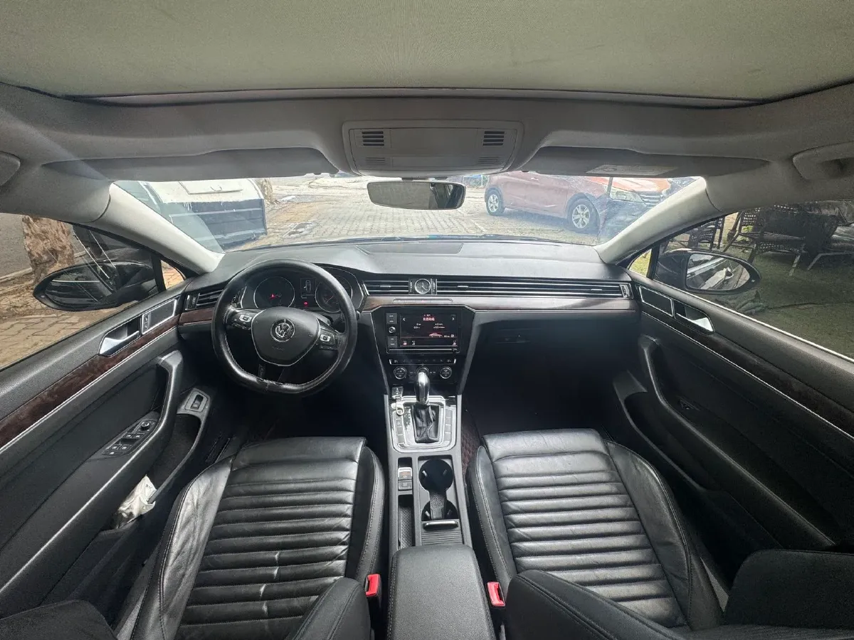 2019 Volkswagen Magotan 2.0T 186HP L4 7DCT,autocango,china used car exporter,china ev exporter,chinese used car exporter,chinese used ev exporter