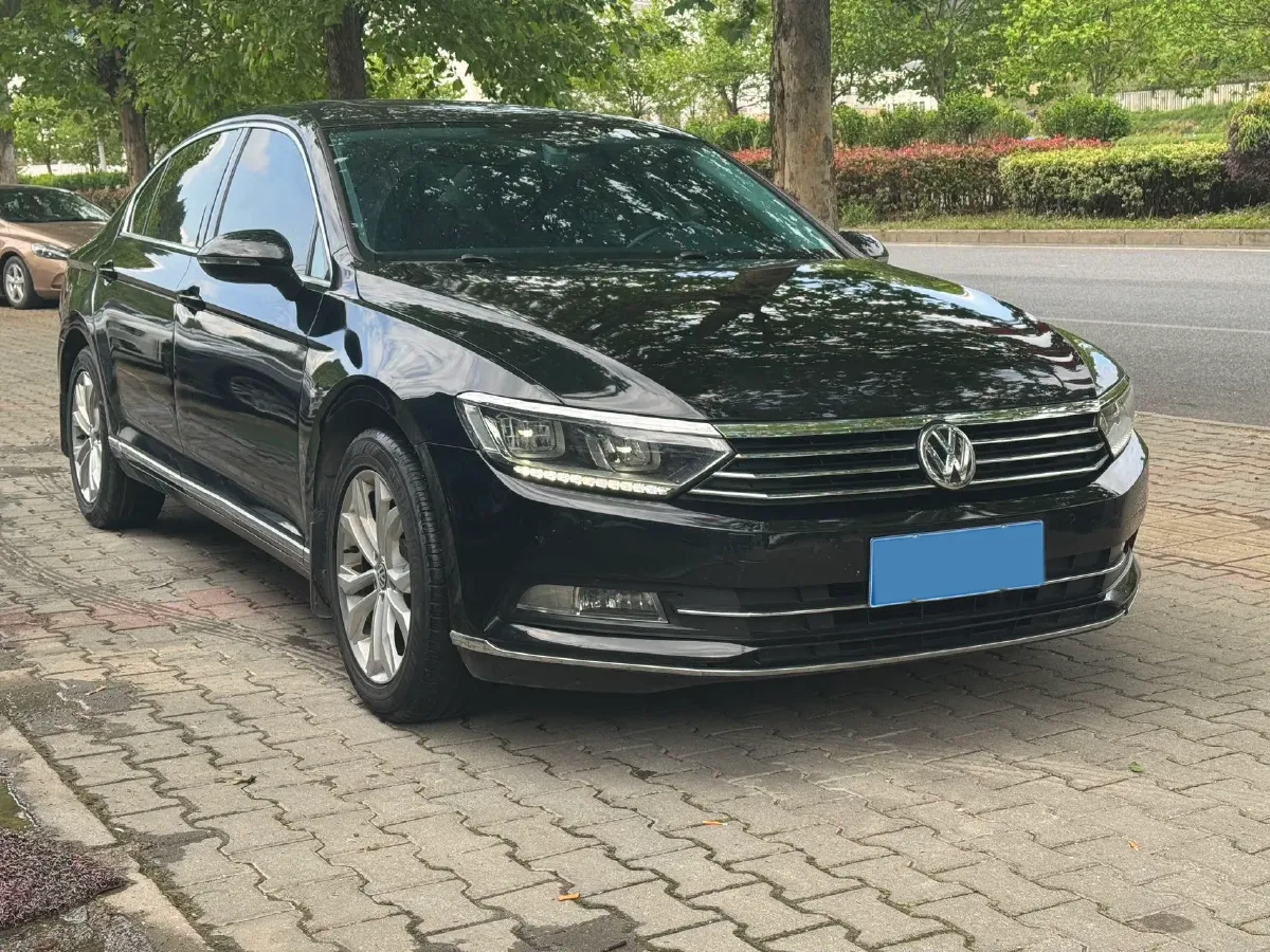 2019 Volkswagen Magotan 2.0T 186HP L4 7DCT,autocango,china used car exporter,china ev exporter,chinese used car exporter,chinese used ev exporter