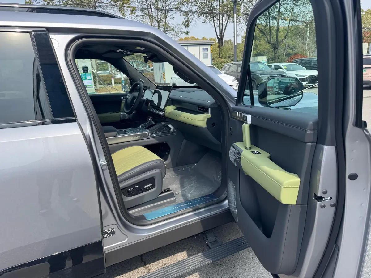 2025 Jetour Zongheng G700 2.0T 211HP L4 2DHT PHEV,autocango,china used car exporter,china ev exporter,chinese used car exporter,chinese used ev exporter