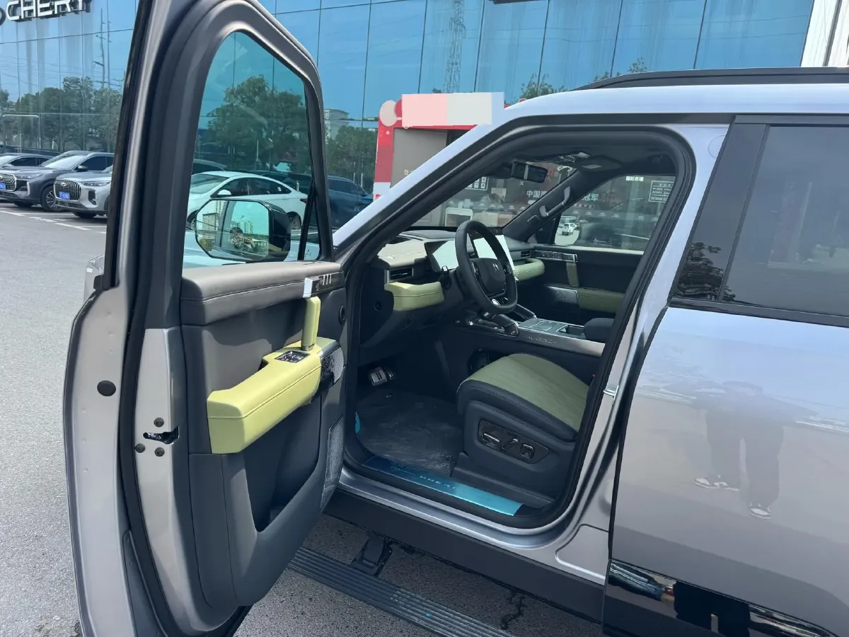 2025 Jetour Zongheng G700 2.0T 211HP L4 2DHT PHEV,autocango,china used car exporter,china ev exporter,chinese used car exporter,chinese used ev exporter