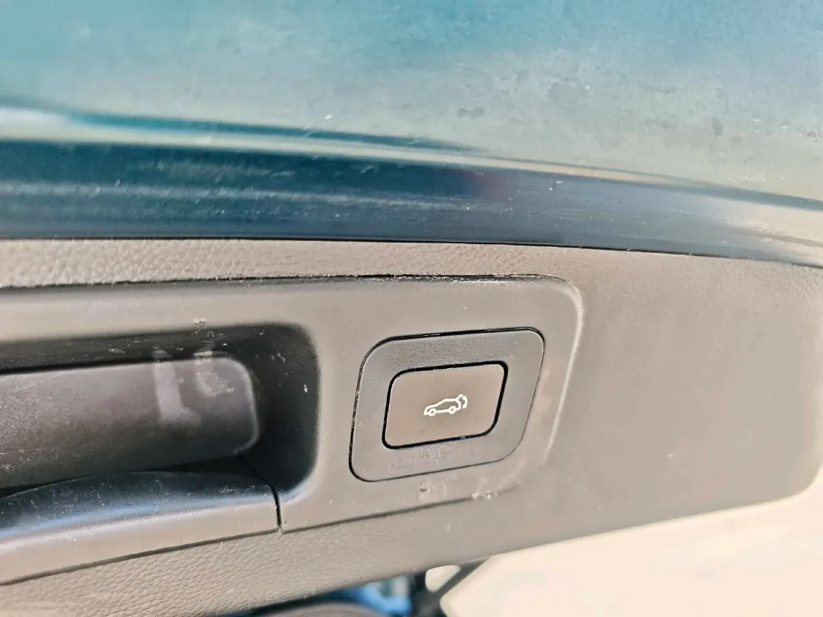 2022 GAC Trumpchi GS8 2.0T 190HP L4 E-CVT Hybrid,autocango,china used car exporter,china ev exporter,chinese used car exporter,chinese used ev exporter