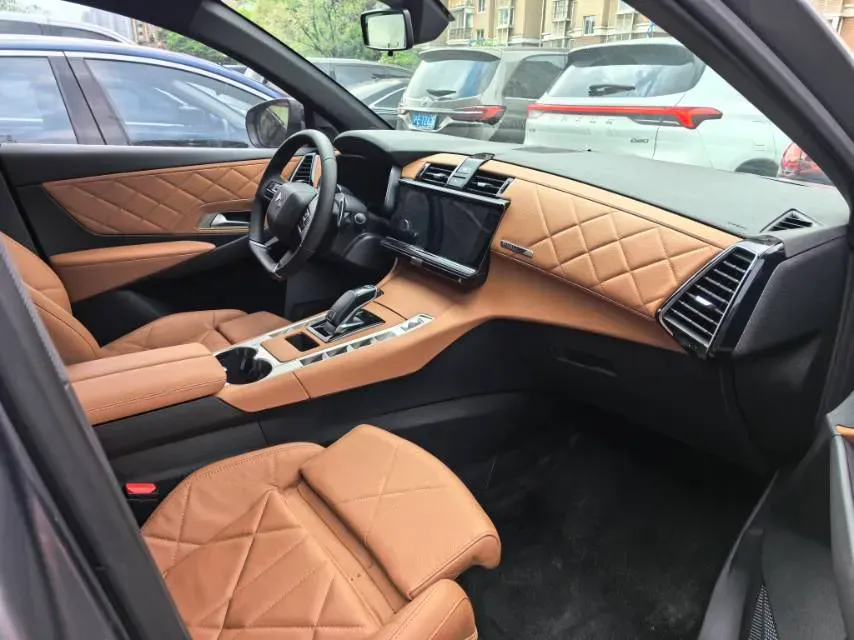 2020 DS 7 1.6T 180HP L4 8AT,autocango,china used car exporter,china ev exporter,chinese used car exporter,chinese used ev exporter