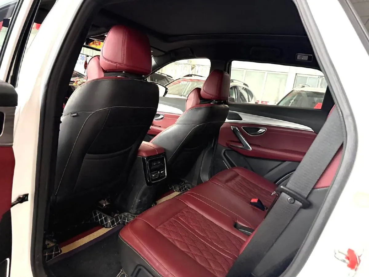 2023 ChangAn Oshan X7 Plus 1.5T 188HP L4 7DCT,autocango,china used car exporter,china ev exporter,chinese used car exporter,chinese used ev exporter