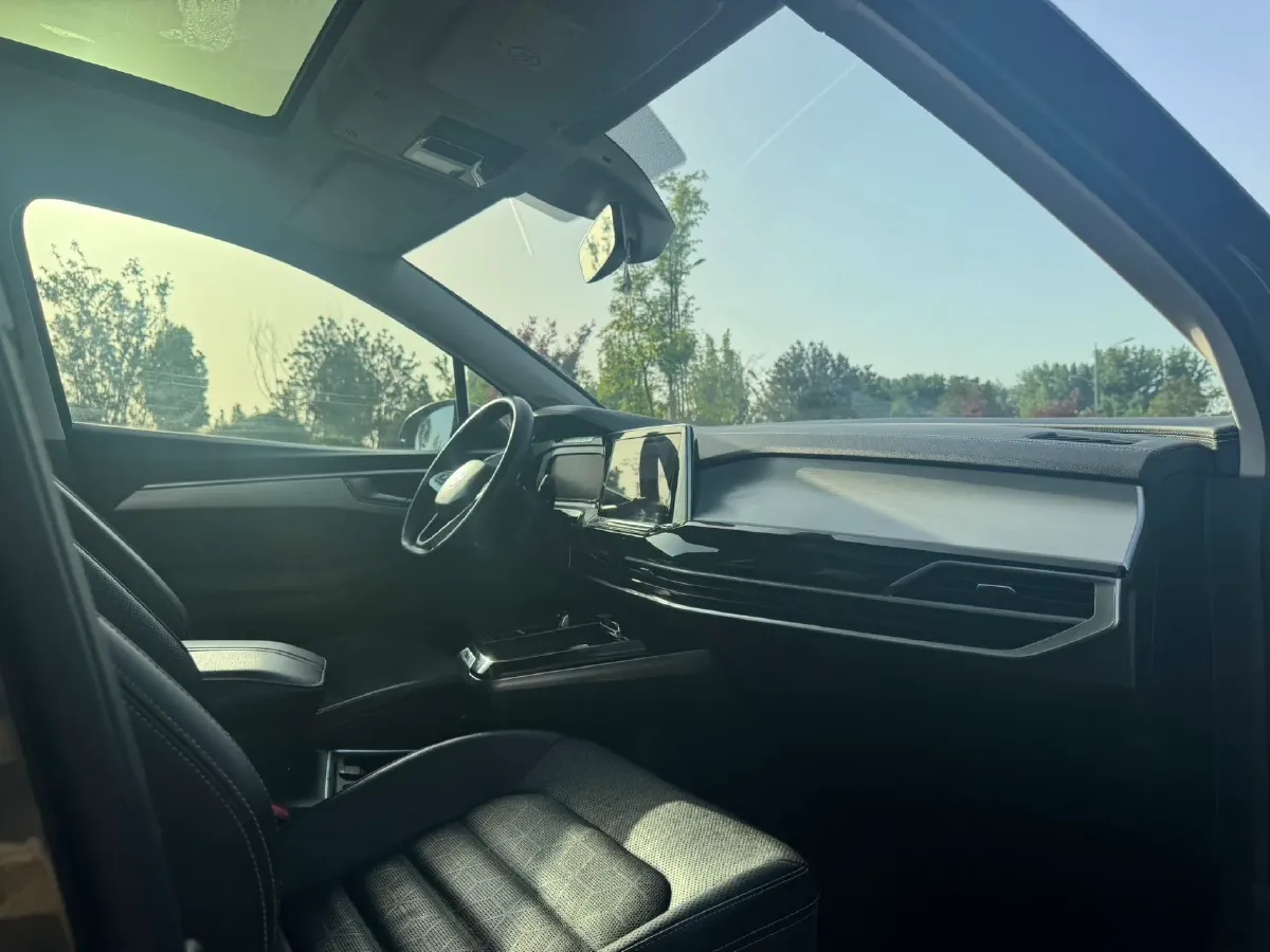 2023 Volkswagen Talagon 2.0T 220HP L4 7DCT,autocango,china used car exporter,china ev exporter,chinese used car exporter,chinese used ev exporter