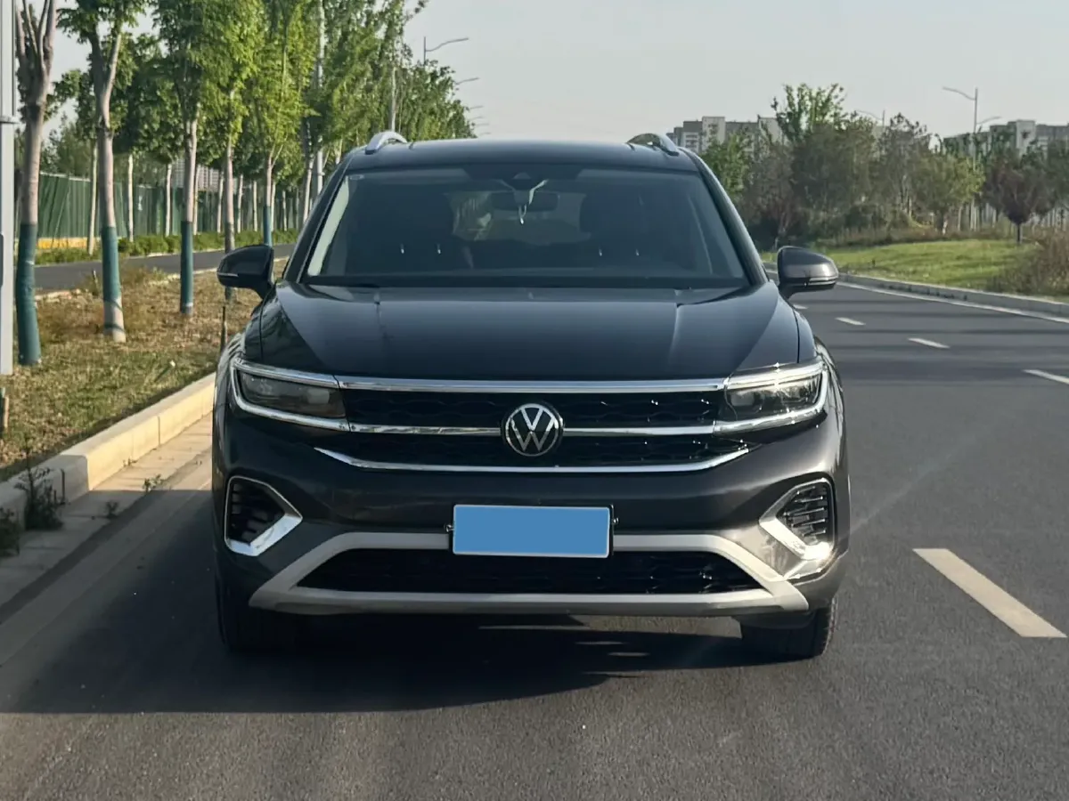 2023 Volkswagen Talagon 2.0T 220HP L4 7DCT,autocango,china used car exporter,china ev exporter,chinese used car exporter,chinese used ev exporter