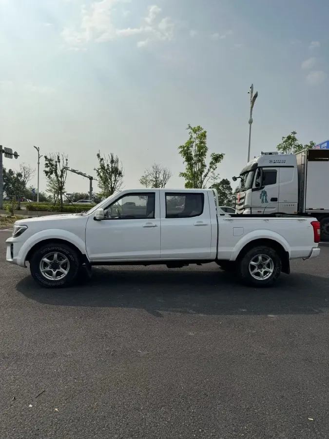 2021 Dongfeng RuiQi 2.4T 165HP L4 5MT,autocango,china used car exporter,china ev exporter,chinese used car exporter,chinese used ev exporter
