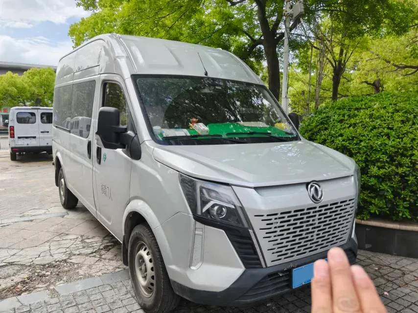 2023 MAXUS XinTu V70 2.0T 125HP L4 6MT,autocango,china used car exporter,china ev exporter,chinese used car exporter,chinese used ev exporter