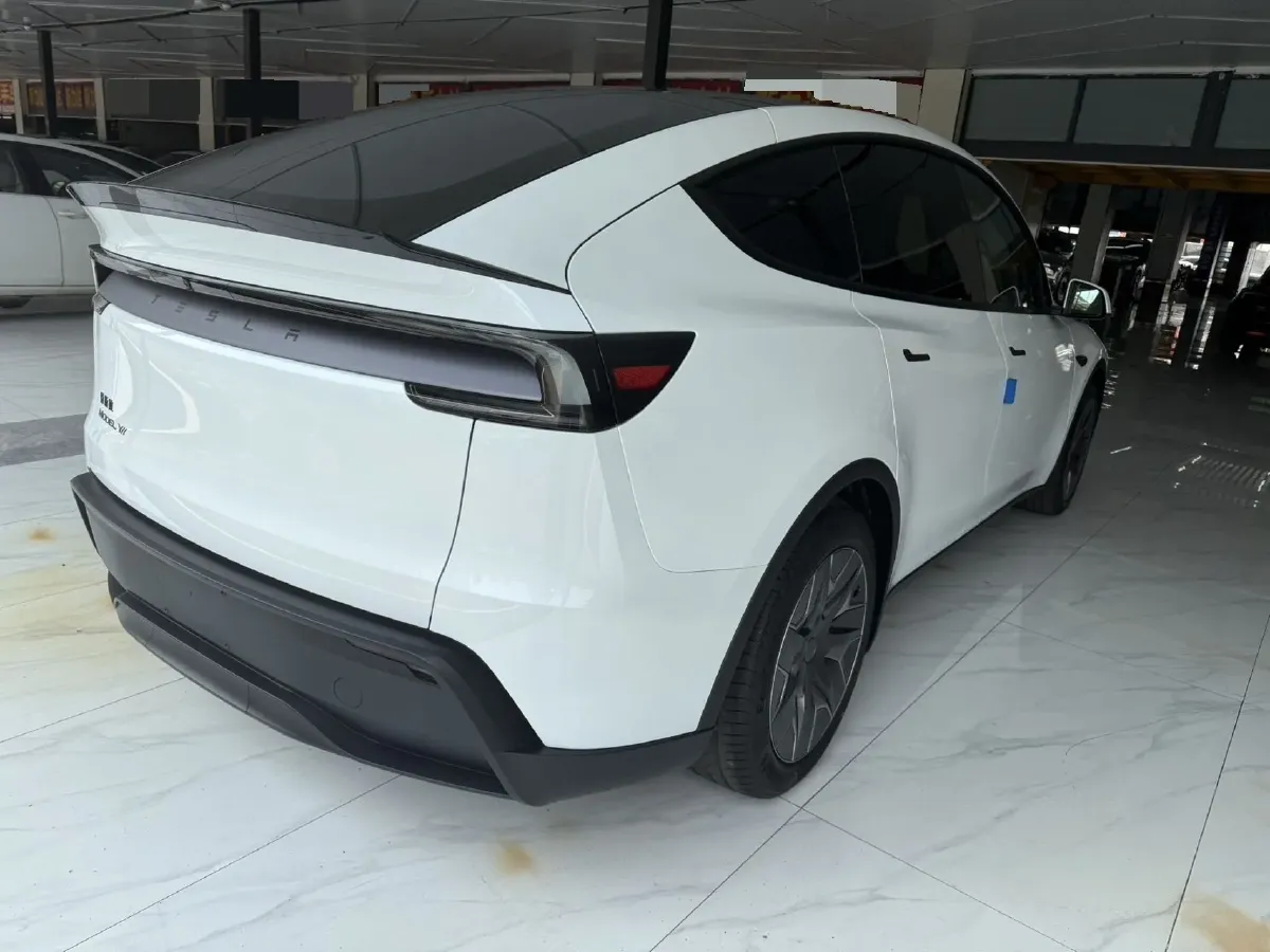 2025 Tesla Model Y L BEV,autocango,china used car exporter,china ev exporter,chinese used car exporter,chinese used ev exporter