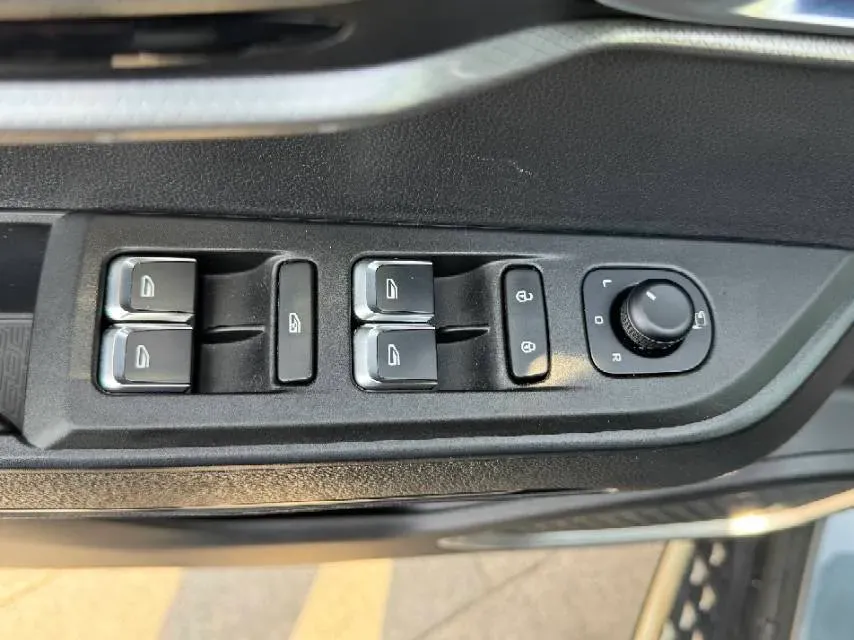 2020 Geely Okavango 1.8T 184HP L4 7DCT,autocango,china used car exporter,china ev exporter,chinese used car exporter,chinese used ev exporter